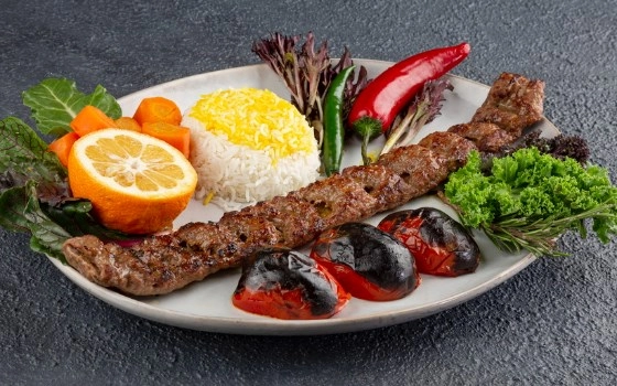 چلو کباب لقمه