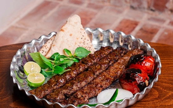 خوراک کوبیده سه سیخ
