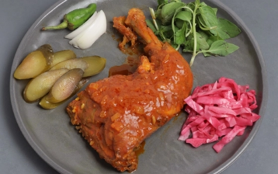 * خوراک مرغ ویژه