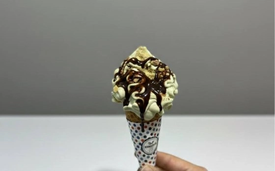 جلاتو دبی چاکلت قیفی