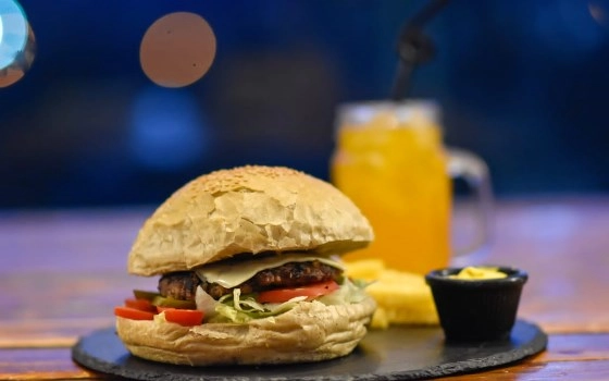 برگرذغالی ویژه