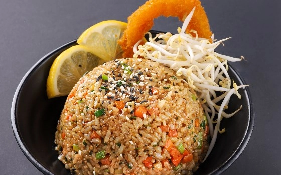 برنج سرخ شده با سبزیجات
