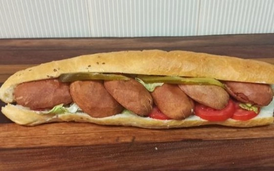 ساندویچ سوسیس کوکتل