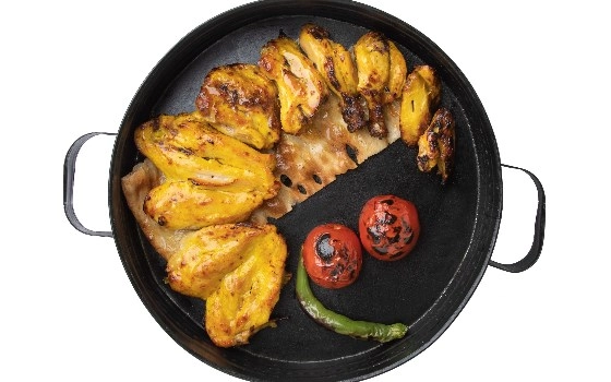 جوجه کباب با استخوان 3 سیخ با گوجه