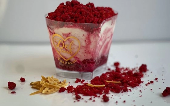 ردوندو Redondo ( بستنی وانیلی با سس توت فرنگی🍓 یا انار) 