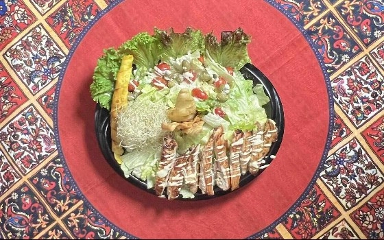 سالاد سزار بامرغ گریل خانواده