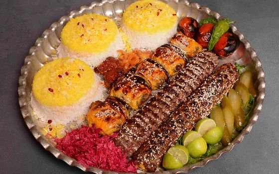 سینی 3نفره کبابی با چلو ایرانی
