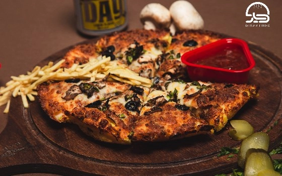 پیتزا قارچ و پنیر