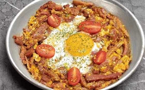 نیمرو بیکن 