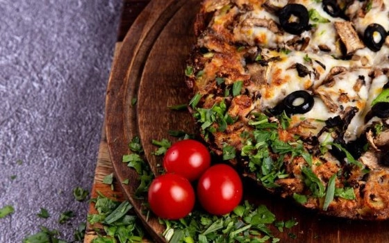 پیتزا 5نفره گوشت و قارچ +نوشابه خانواده