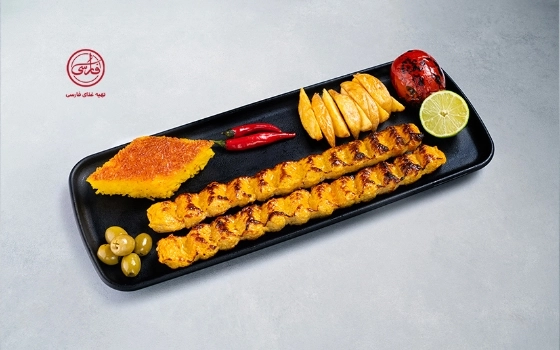 خوراک کباب کوبیده مرغ 100گرمی با مخلفات