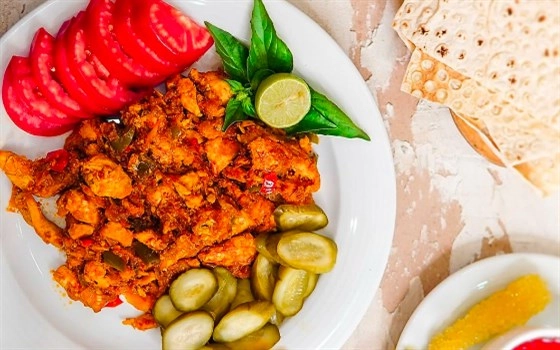 خوراک مرغ بندری 