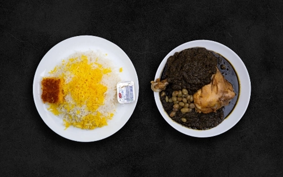 چلو خورشت مرغ ترش با ران مرغ عسلی
