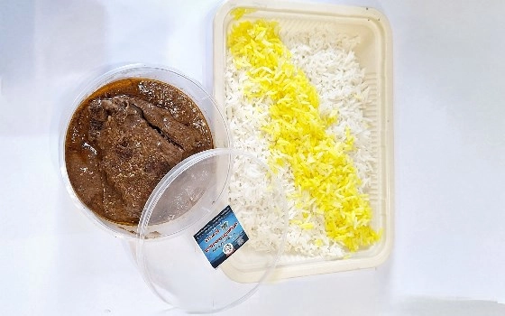چلو فسنجان با مرغ-سینه