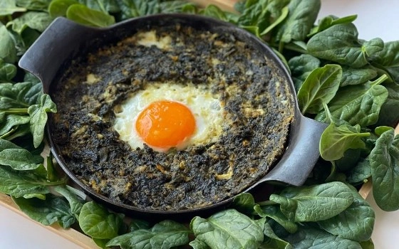 املت نرگسی
