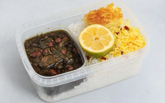 چلو خورشت قورمه سبزی اکو