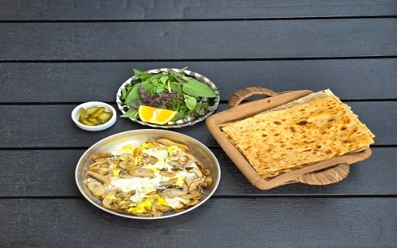 نیمرو با قارچ