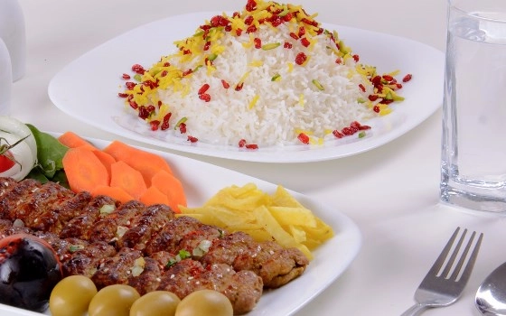 چلو کباب لقمه