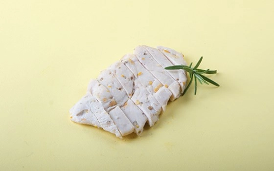 سینه مرغ مزه دار شده