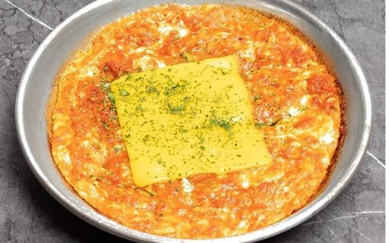 املت با پنیر گودا