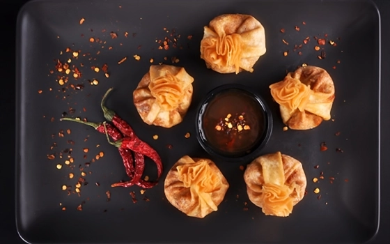پیراشکی چینی با مرغ